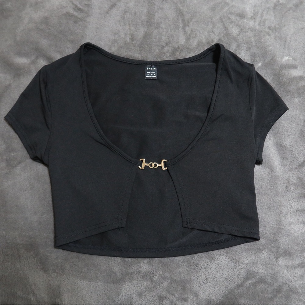 BLACK T-SHIRT GOING OUT TOP